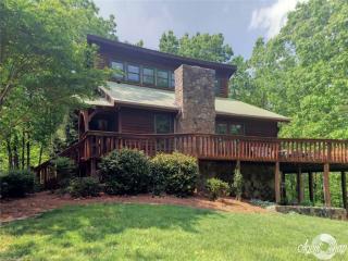 388 Knollcrest Dr, Pinnacle NC  27043-8264 exterior