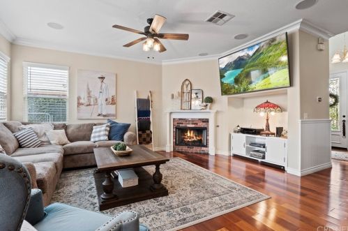 28423 Connick Pl, Santa Clarita CA  91350-1991 exterior