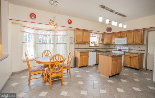 109 Joan Dr, Collegeville PA  19426-1958 exterior