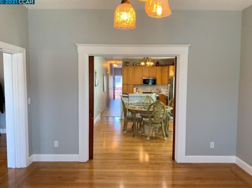 1610 14th St, Oakland CA  94607-1512 exterior
