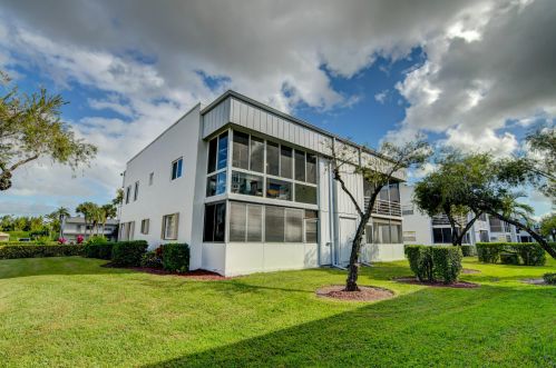 576 Burgundy L, Delray Beach FL  33484-4908 exterior