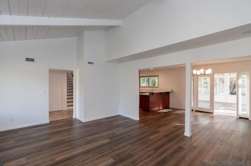 7286 Jackson Dr, San Diego, CA 92119-2315