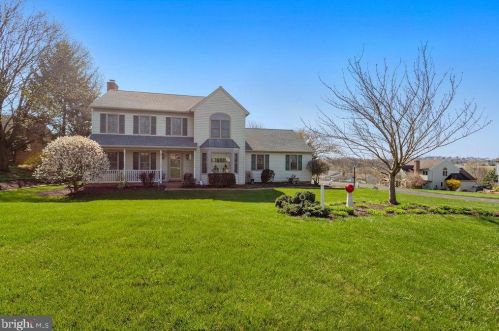 150 Manor Rd, Red Lion, PA 17356-8743