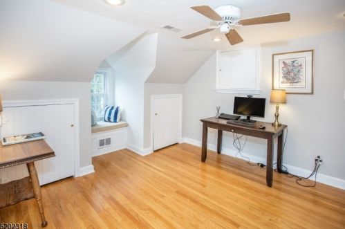 42 King George Rd, Warren NJ  07059-7045 exterior