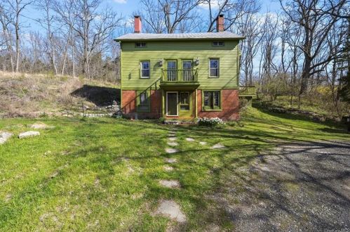 114 Newport Bridge Rd, Warwick, NY 10990-2319