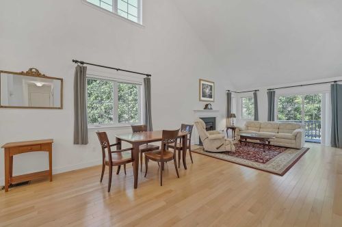 31 Rolling Ridge Rd, Hyde Park, NY 12538-3529