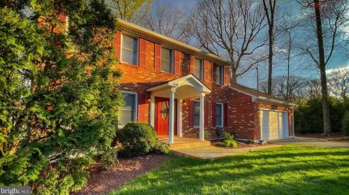 1955 Weybridge Ln, Herndon, VA 20191-3621