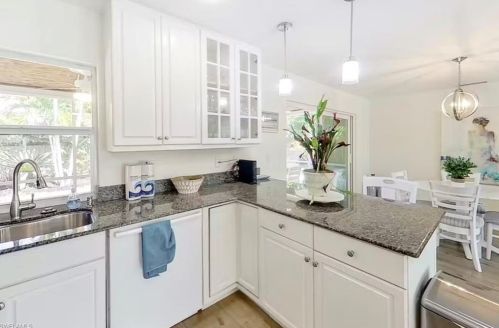 1271 Alhambra Cir, Naples FL 34103-3290 exterior