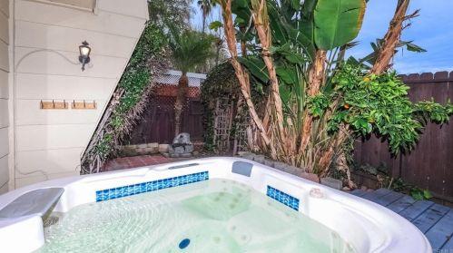 907 Marlin Dr, Vista CA  92084-5649 exterior