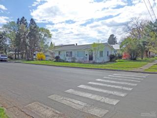 507 11th St, Eagle Crest, OR 97756-2645