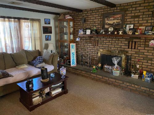 10 Seneca Trl, Panamoka, NY 11961-1809
