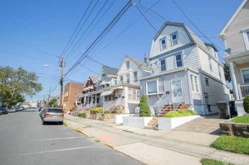 468 Brace Ave, Perth Amboy NJ  08861-3152 exterior