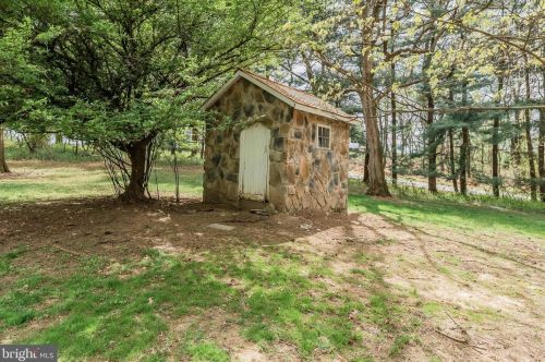 1485 Fairmont Dr, Harrisburg PA  17111 exterior