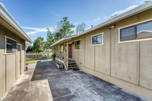 42 Lafferty Rd, Lakeport, CA 95453-6102
