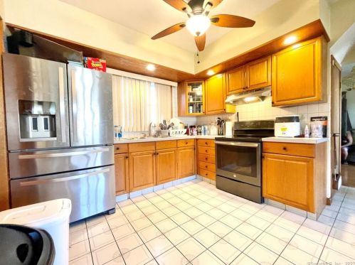 43 Welles St, Waterbury, CT 06706-1837