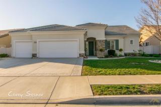13818 Blossom Ridge Dr, Bakersfield, CA 93306-7740