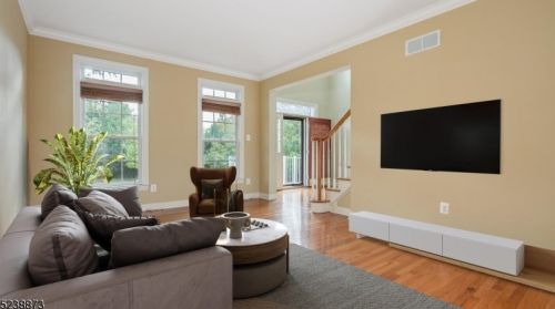 10 Providence Dr, Flemington NJ  08822-3447 exterior