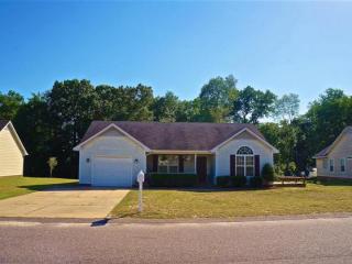 110 Raymond St, Raeford, NC 28376-5841