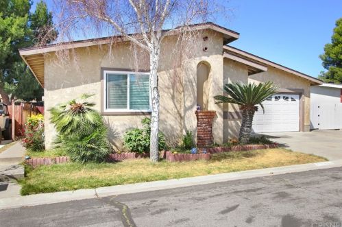 31921 Emerald Ln, Santa Clarita CA  91384-3102 exterior