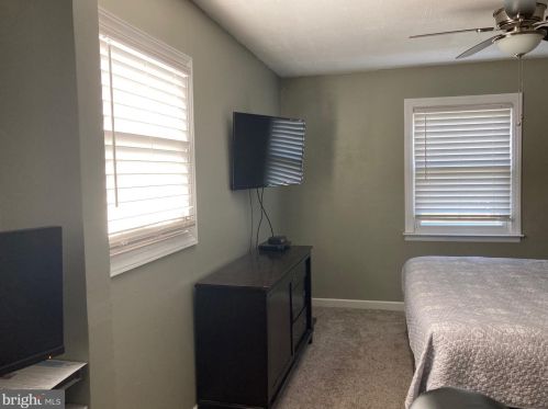 3 Dewar Dr, Trenton NJ 08620-2435 exterior