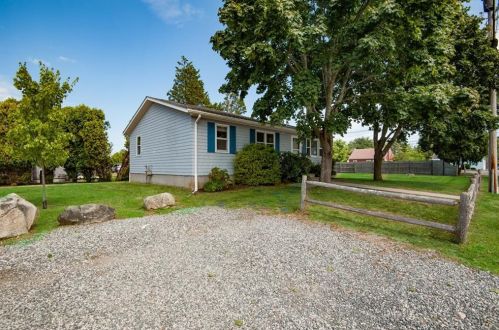 3 Green Kinyon Driftway, South Kingstown RI  02882-5167 exterior