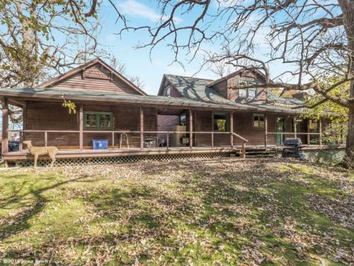 15528 Bittersweet Rd, Moran, IA 50276-6245