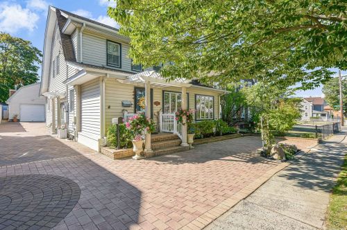 197 Wanser Ave, Far Rockaway, NY 11096-2114