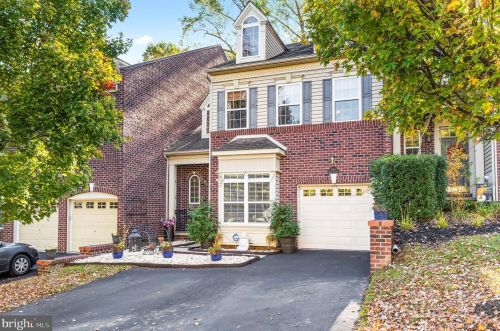 3140 Woods Edge Dr, Boothwyn, PA 19060-6859