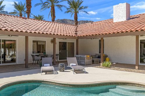 48890 Eisenhower Dr, La Quinta CA  92253-6223 exterior