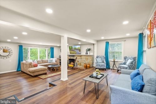 13188 Loyalty Rd, Leesburg VA  20176-6112 exterior