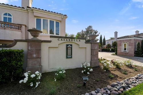 5416 Renaissance Ave, San Diego, CA 92122-5611
