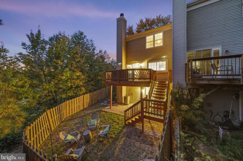 16869 Miranda Ln, Woodbridge VA  22191-5142 exterior