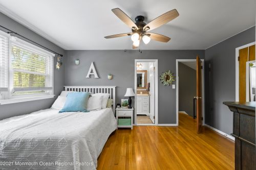 15 Sandburg Dr, Morganville NJ  07751-1428 exterior