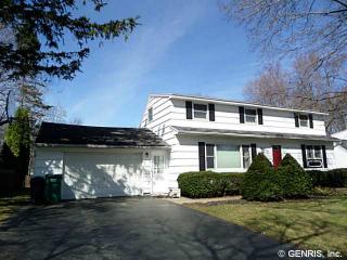 609 Harvest Dr, Rochester, NY 14626-1327