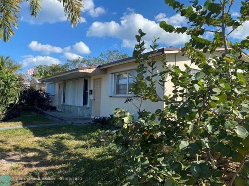 273 6th St, Dania Beach FL  33004-4147 exterior