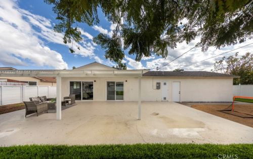 8935 Patrero St, Riverside CA  92503-2732 exterior