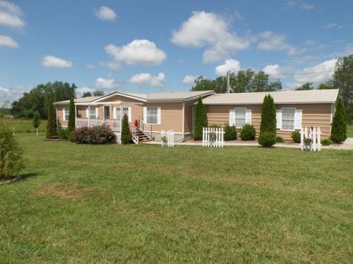 7286 Old Kentucky Rd, Ravenscroft, TN 38583-5832
