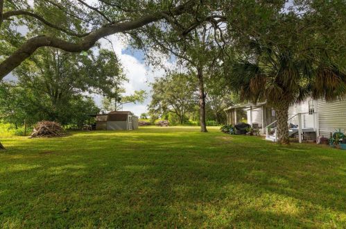 18631 Harvel Ln, Dade City FL  33523-6566 exterior