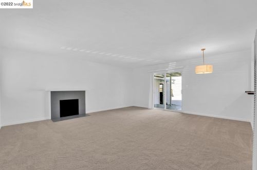 16032 Via Descanso, San Lorenzo CA  94580-2412 exterior