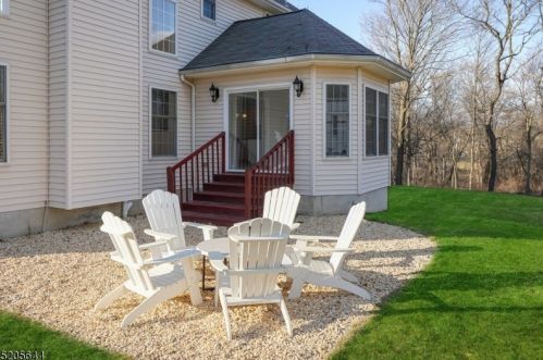 409 Beverwyck Rd, Parsippany NJ  07054-1537 exterior