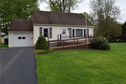 405 Edgerton St, Minoa, NY 13116-1401