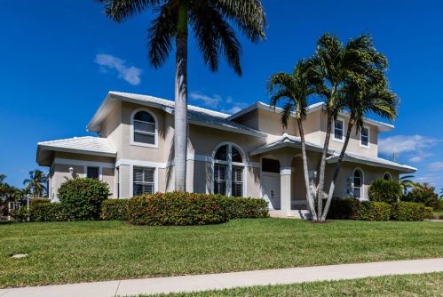 501 Spinnaker Dr, Marco Island, FL 34145-1818