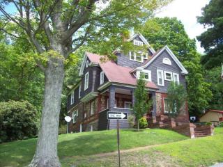 722 Grant St, Reynoldsville, PA 15851-1316