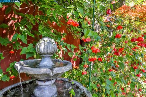 4171 Howe St, Oakland CA  94611-5117 exterior