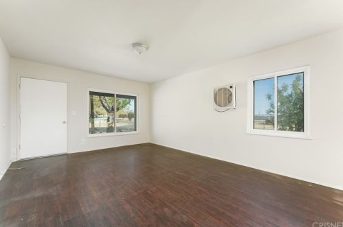 44960 Foxton Ave, Lancaster, CA 93535-2634