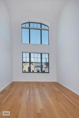 72 Roebling St, Brooklyn, NY 11211-2148