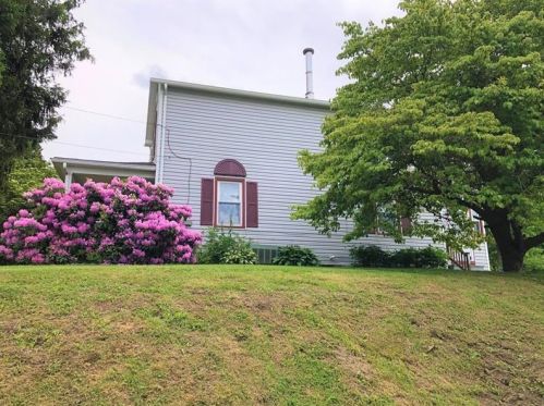 2902 Old Pittsburgh Rd, New Castle, PA 16101-6087