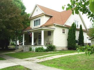 110 B St, Victoria, IN 47441-1437