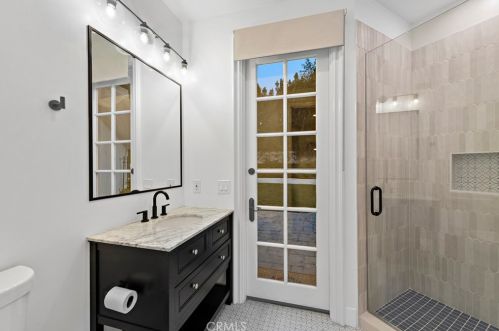 7 Cheshire Ct, Newport Beach CA  exterior