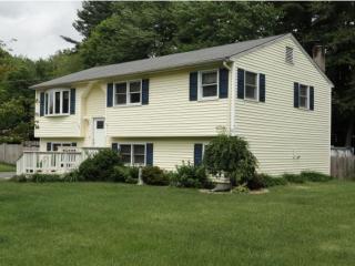 25 Kim Rd, Salem, NH 03079-2703